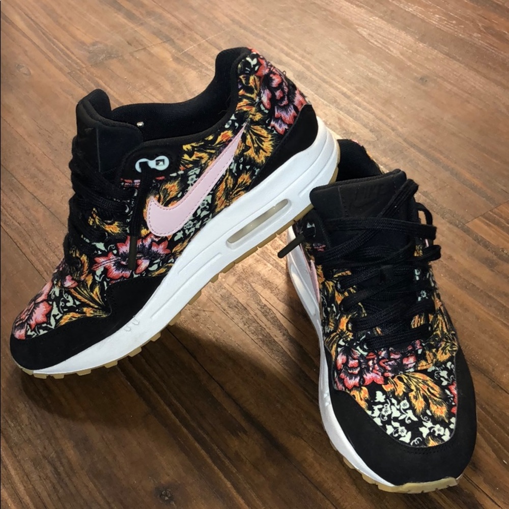 Nike Air Max Size 7